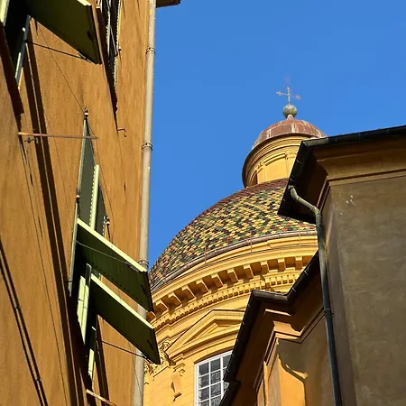 Dans Le Coeur Du Vieux-nice Appartement Nice