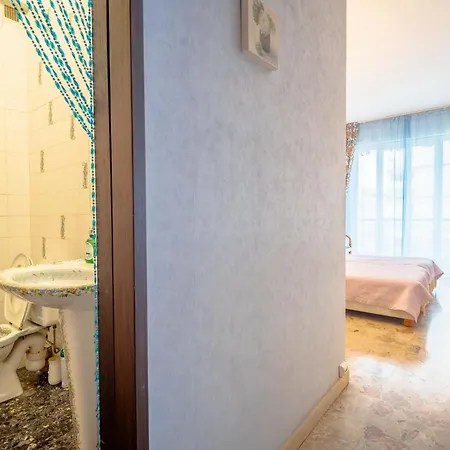 Appartement Big 140m2 5min Walk To Sea &promenade 3 Double Rooms,big Living 42m2, 3 Showers,9 Beds, Free Parking Nice