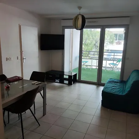 Deux Pieces Bien Situe Et Pratique Apartment