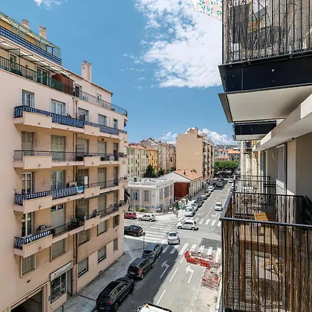 2 Pieces Lumineux Quartier Du Port Apartment *