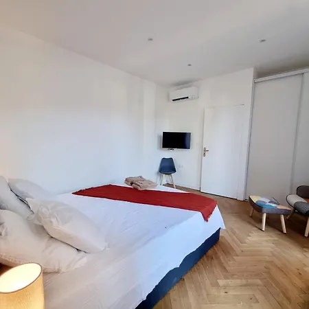 Spacious Family Near Sea - Apartment Nice