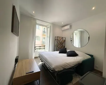En Plein Centre De Nice, Proche Tramway Appartement *