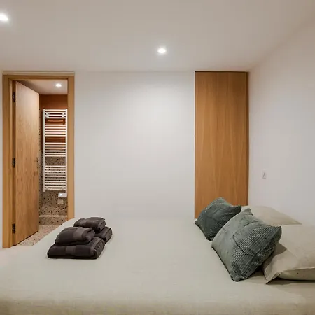 Kalliste - New Ac- Old Town-walk To Everything - Beach- Restaurants-supermarkets Apartment *