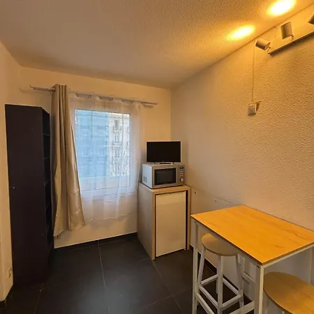 Cozy Very Close To Train Station Appartement *