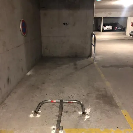 Grand 4 Pieces Avec Cour Privee, Clim & Parking Nice