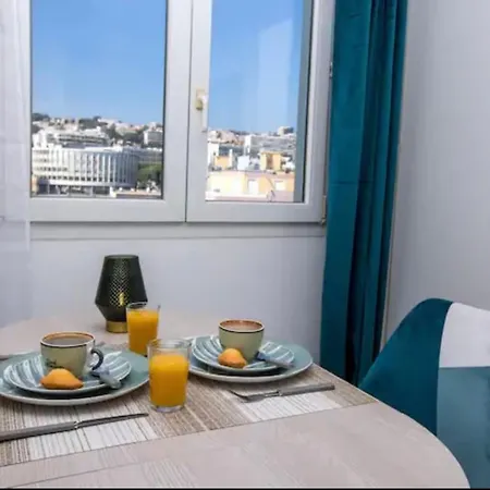L'escapade - - Tram - Airport Apartment Nice