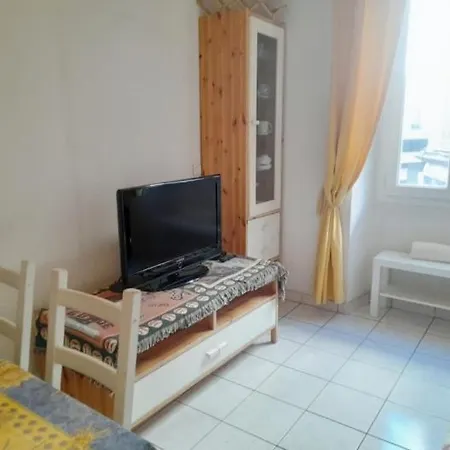 Apartment Centre *