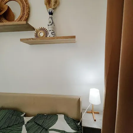 Appartement T2 Calme Avec Parking Gratuit Apartment *