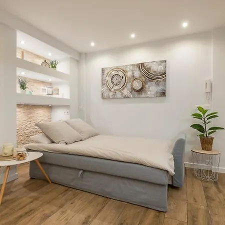 Le Comfy, Cosy Place Dans Le Vieux Avec Climatisation Apartment Nice