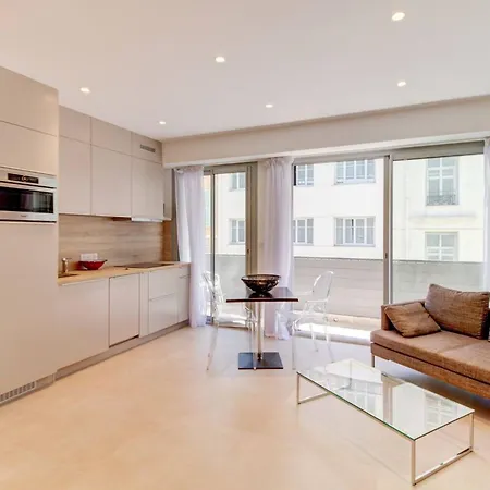 Grand 2 Pieces Et Belle Terrasse Apartment Nice