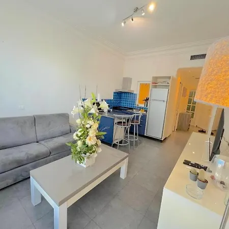 2 Pieces 600m 1km De La Gare Apartment Nice