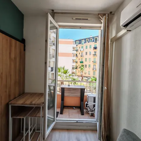 Cosy - Hypercentre Au Calme - Patio Apartment