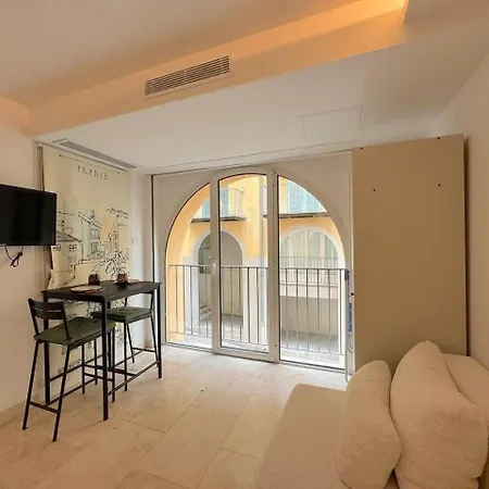⁂ Vieux-nice Climatise: Charme Commodites Apartment *