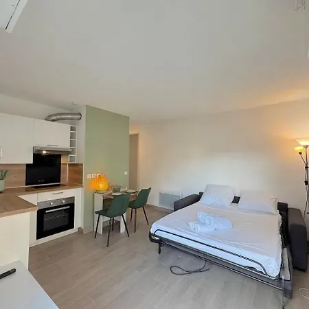 ⁂ Calme Et Ensoleille Balcon Quartier Port Apartment *