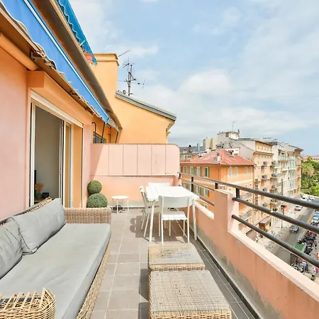 Apartment Superbe T2 Avec Terrasse A Proximite De La