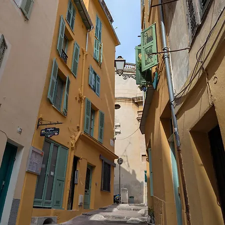 Appartement Au Calme Dans Le Quartier Animé Du Vieux *