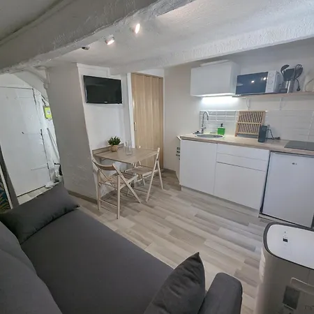 Appartement Au Calme Dans Le Quartier Animé Du Vieux Nice