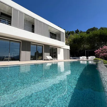 Villa Contemporary With Sea View, Infinity Swimming Pool, Gym , Cinema Room,lift