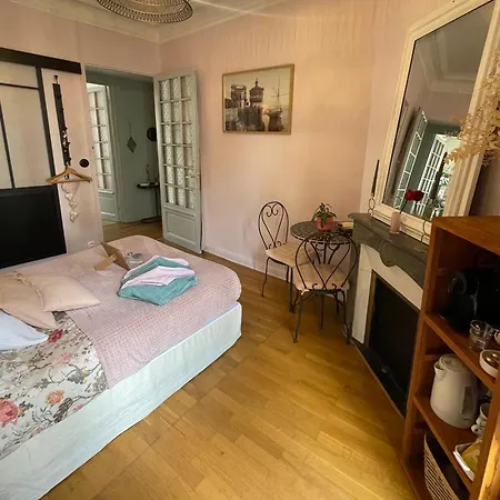 D Hotes Homestay Nice