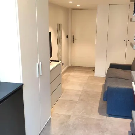 Duplex Centre 201