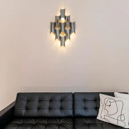 New Vieux à Côté De La Ac *