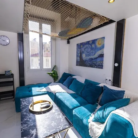 Apartment Duplex 50m De La Carre D'or