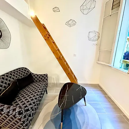 Close To Main Street And Train Station Appartement Nice