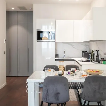 #60 Staywiz Us - Grimaldi 2bdr Near Beach,promenade Ac&wifi