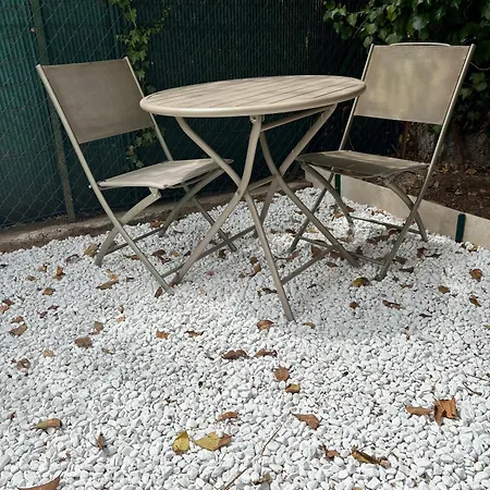 Neuf 2 Et Salon - Proche & Aeroport Apartment