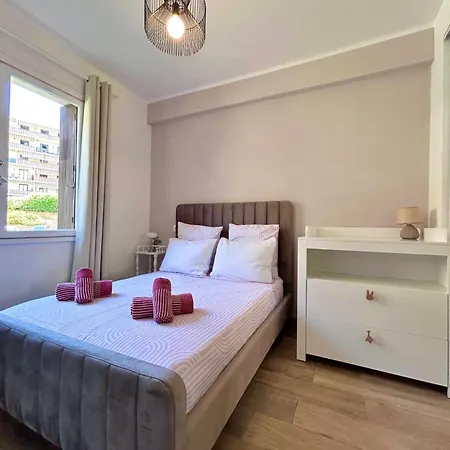 Near Port & - Private Parking - Full Apartment Nice