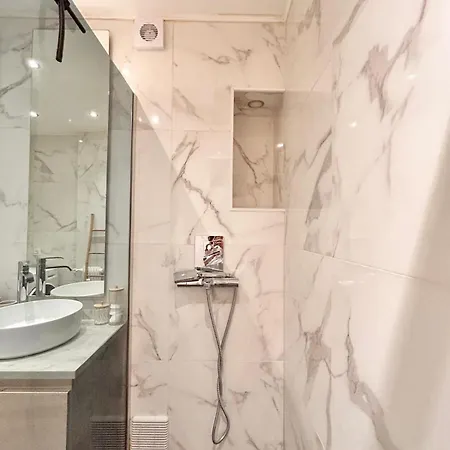 Apartment Near Port & - Private Parking - Full Nice