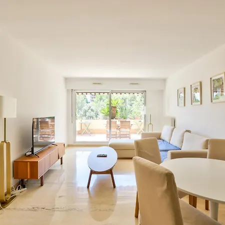 Lovely 1br Flat With Terrace & Private Pool Access Apartment Nice