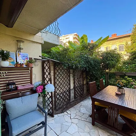 Provencal House, Sea Side, Private Parking Holiday home