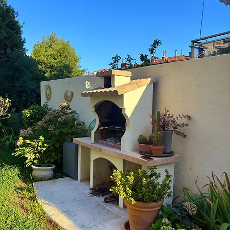 Provencal House, Sea Side, Private Parking Holiday home *