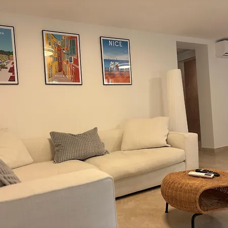 Neuf 2 Et Salon - Proche & Aeroport Apartment *