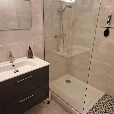 2 Pieces Caucade Apartment