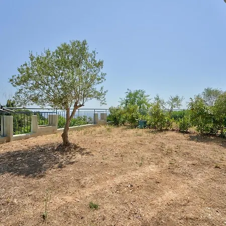 Lovely 1br With Garden, Private Parking & Sea View Apartment *