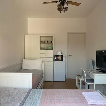 Mirela's Private With Key, Ac, Lift & Balcony In The Center Of On The Cote D'azur Nice