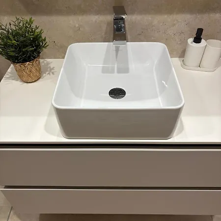 Apartment Neuf 2 Et Salon - Proche & Aeroport *
