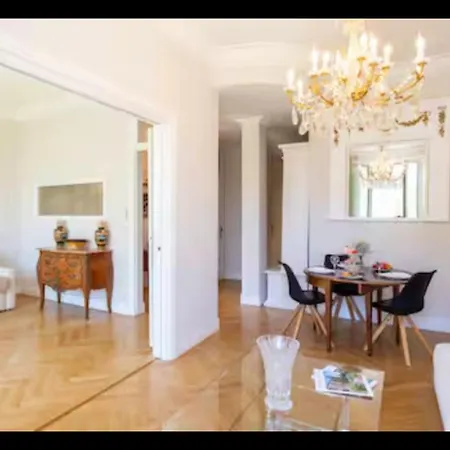 Le Grand Bourgeois A Apartment *