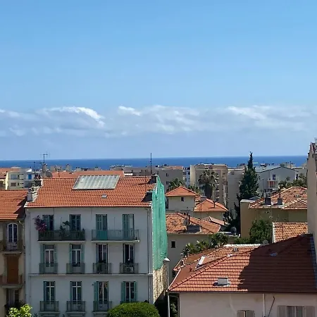 Appartement T2 Proche Promenade Des *