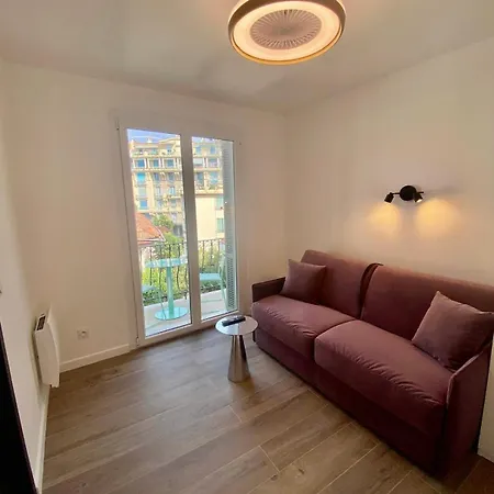 Apartment Elegance & Sleek Design In