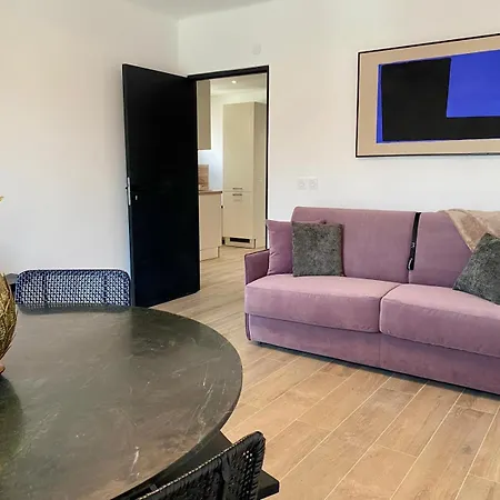 Apartment Elegance & Sleek Design In