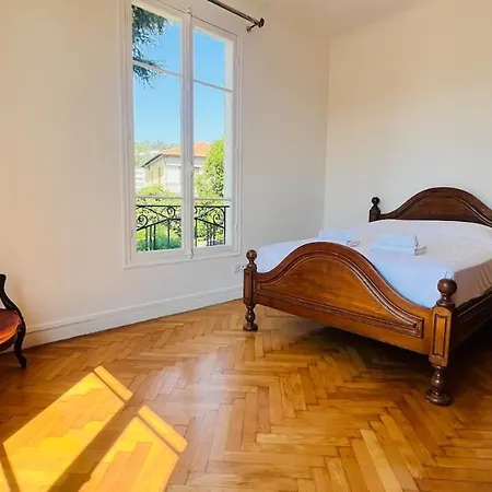 Apartment Sublime 2 Bedroom Spacious And Bright Ac Private Parking *