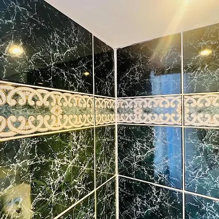 Sublime 2 Bedroom Spacious And Bright Ac Private Parking Apartment Nice