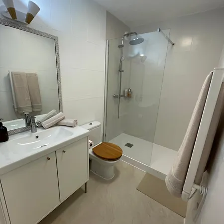 Appartement Joli Climatisé Avec Terrasse Au Calme