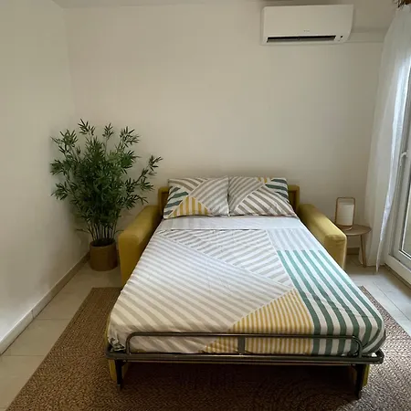 Appartement Joli Climatisé Avec Terrasse Au Calme Nice