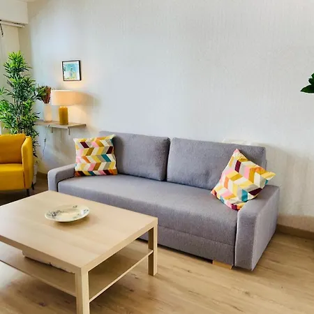 Bel Spacieux Avec Joli Balcon Arboré, Calme, Bien Situé, Centre Appartement *