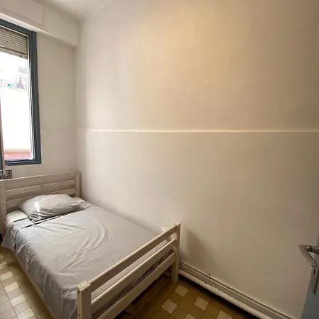 Appartement Easy And Accessible Flat Near The
