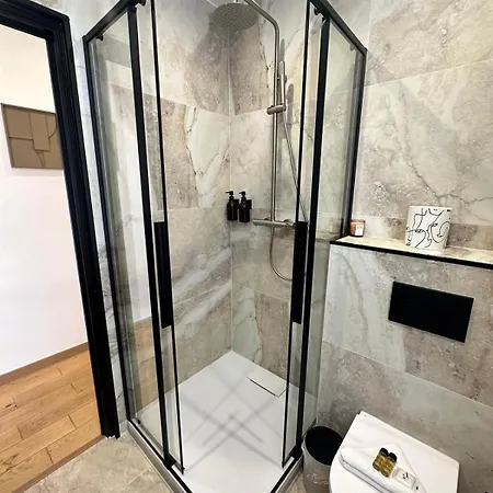 Chic Et Confort- Nice- 3 à 5 Personnes Appartement